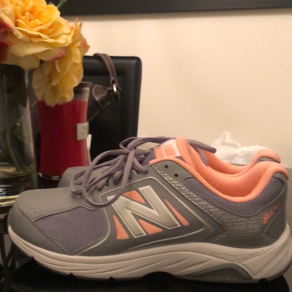 NEW BALANCE 847 v3 SNEAKERS WOMENS SIZE 10.5
